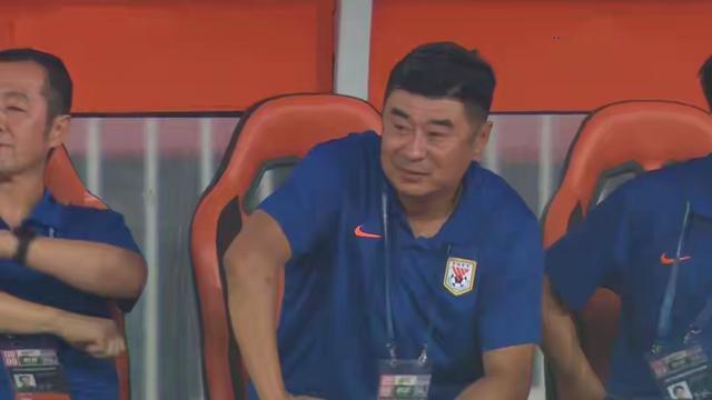 媒体人：别捧杀别谤伤，希望韩鹏在正常环境里按足球规律成长